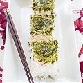 Хако-суши с сельдью и огурцом